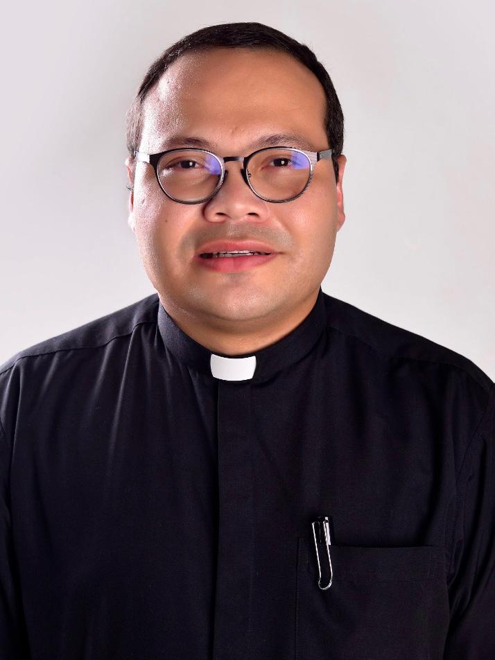 Pbro. CÉSAR AUGUSTO
